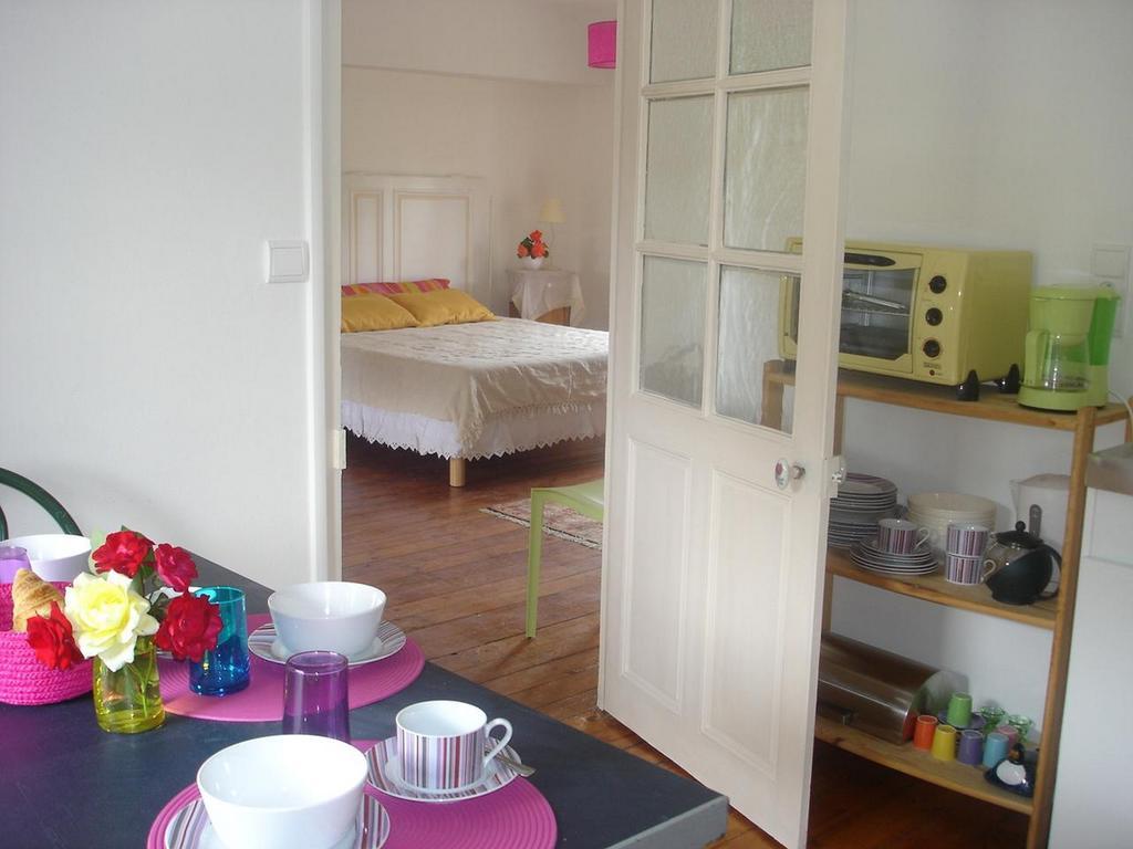 Bed and Breakfast Les Longchamps Neuille Экстерьер фото