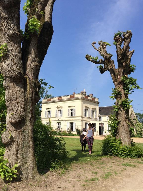 Bed and Breakfast Les Longchamps Neuille Экстерьер фото