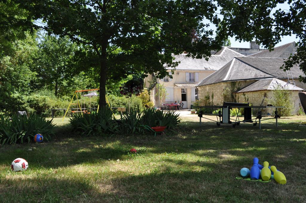 Bed and Breakfast Les Longchamps Neuille Экстерьер фото